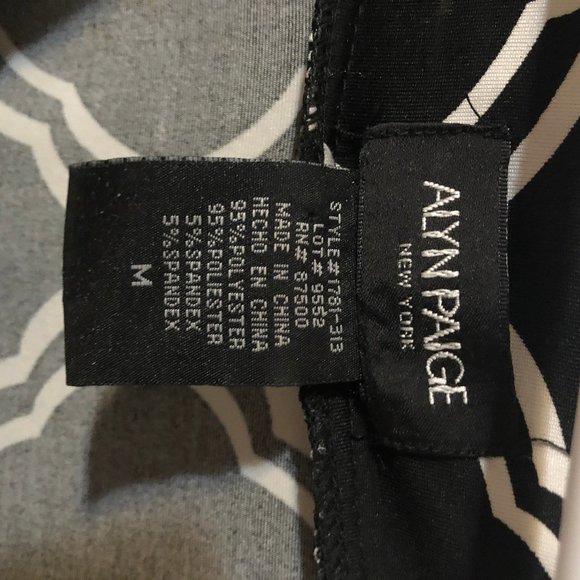 Alyn Dress - Picture 2 of 4